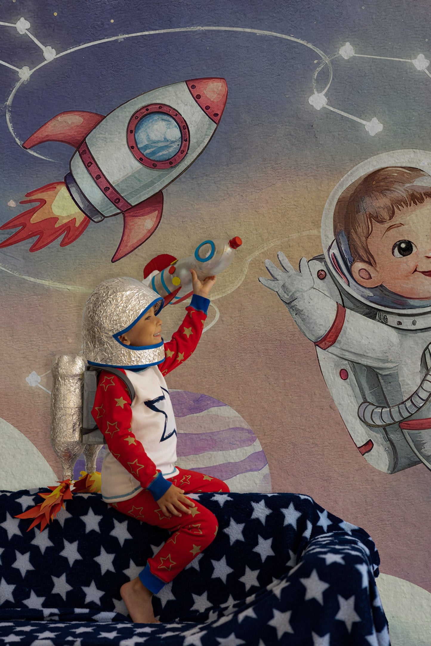Çocuk Astronot ve Ufo Duvar Kağıdı